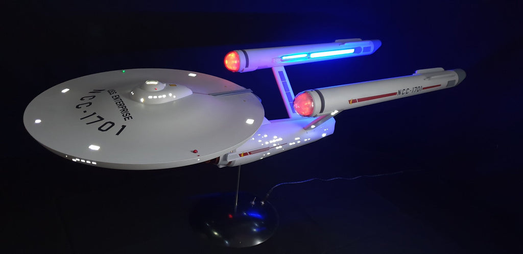 1:350 U.S.S. Enterprise NCC-1701 TOS gebaut und beleuchtet