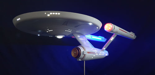 1:350 U.S.S. Enterprise NCC-1701 TOS gebaut und beleuchtet