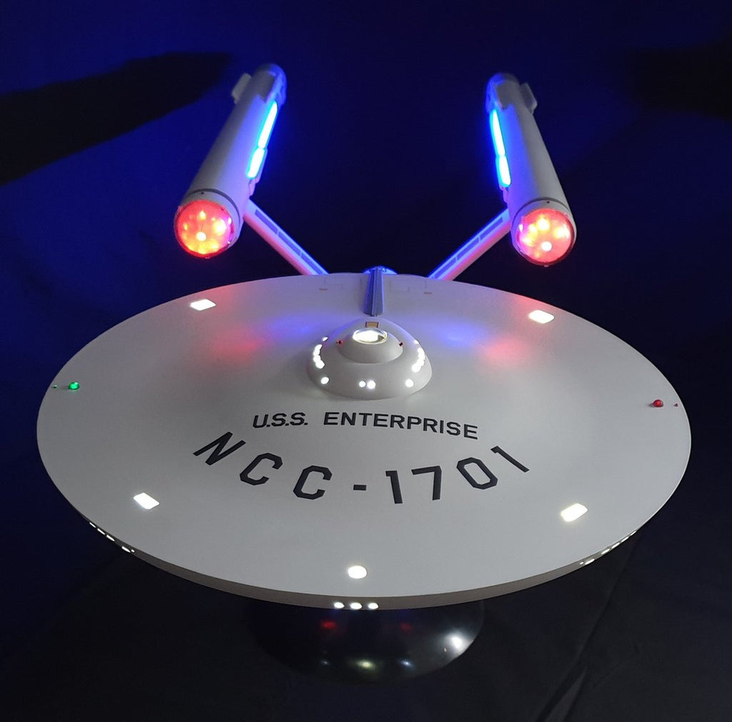 1:350 U.S.S. Enterprise NCC-1701 TOS gebaut und beleuchtet
