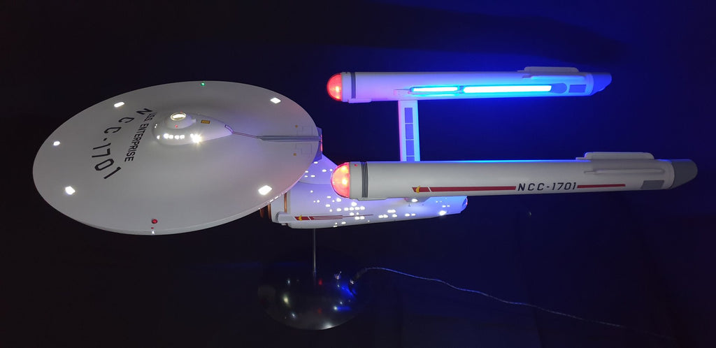 1:350 U.S.S. Enterprise NCC-1701 TOS gebaut und beleuchtet