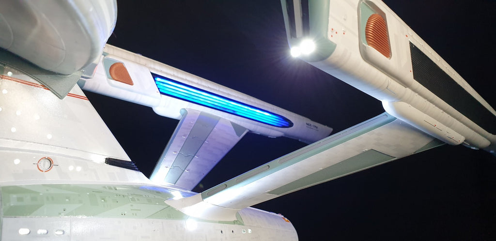 1:350 U.S.S. Enterprise NCC-1701 Refit/A Modell gebaut und beleuchtet in verschiedenen Ausführungen