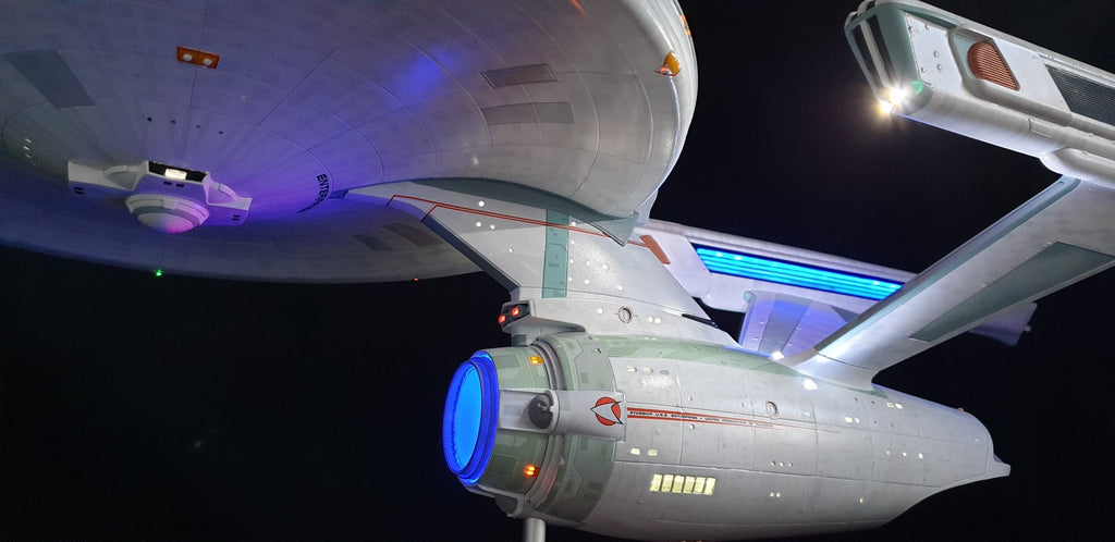 1:350 U.S.S. Enterprise NCC-1701 Refit/A Modell gebaut und beleuchtet in verschiedenen Ausführungen