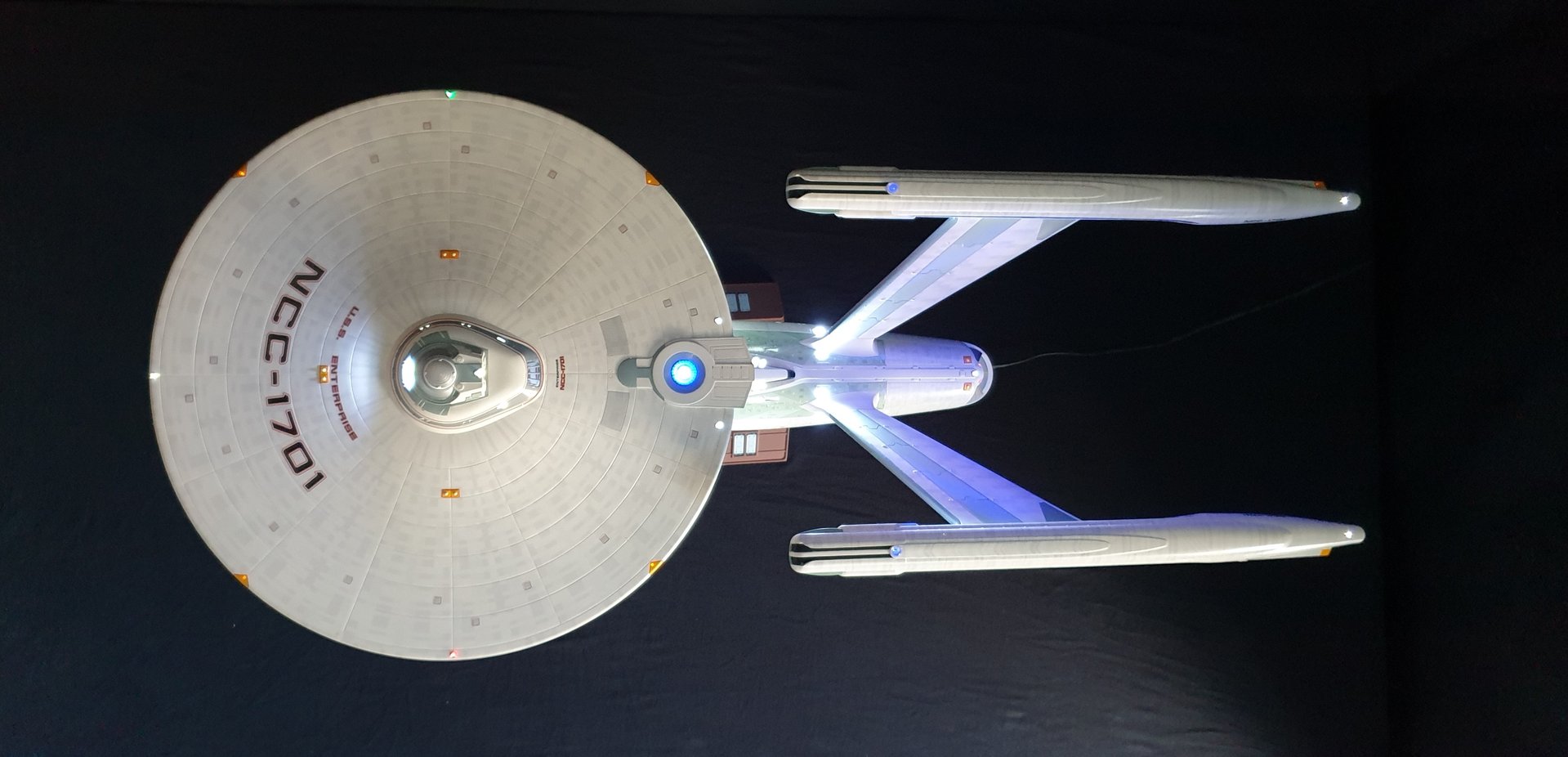 1:350 U.S.S. Enterprise NCC-1701 Refit/A Modell gebaut und beleuchtet in verschiedenen Ausführungen