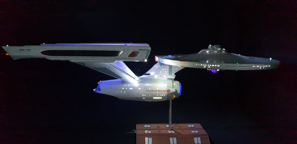 1:350 U.S.S. Enterprise NCC-1701 Refit/A Modell gebaut und beleuchtet in verschiedenen Ausführungen