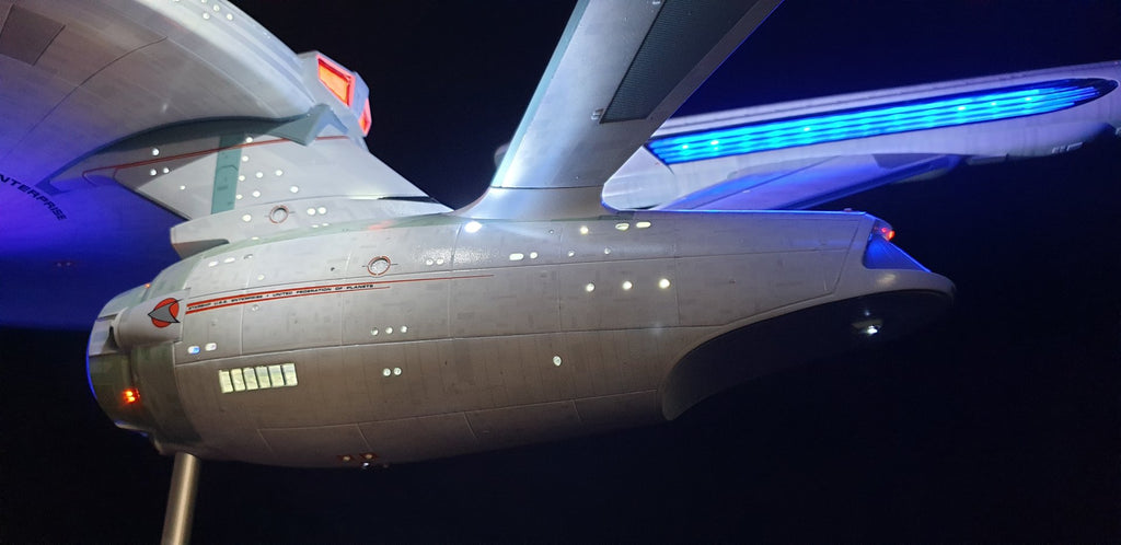 1:350 U.S.S. Enterprise NCC-1701 Refit/A Modell gebaut und beleuchtet in verschiedenen Ausführungen