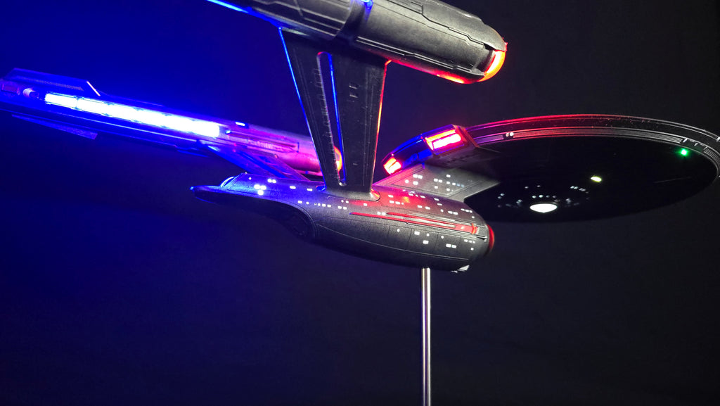 1:1000 Strange New Worlds Enterprise NCC-1701 gebaut und beleuchtet
