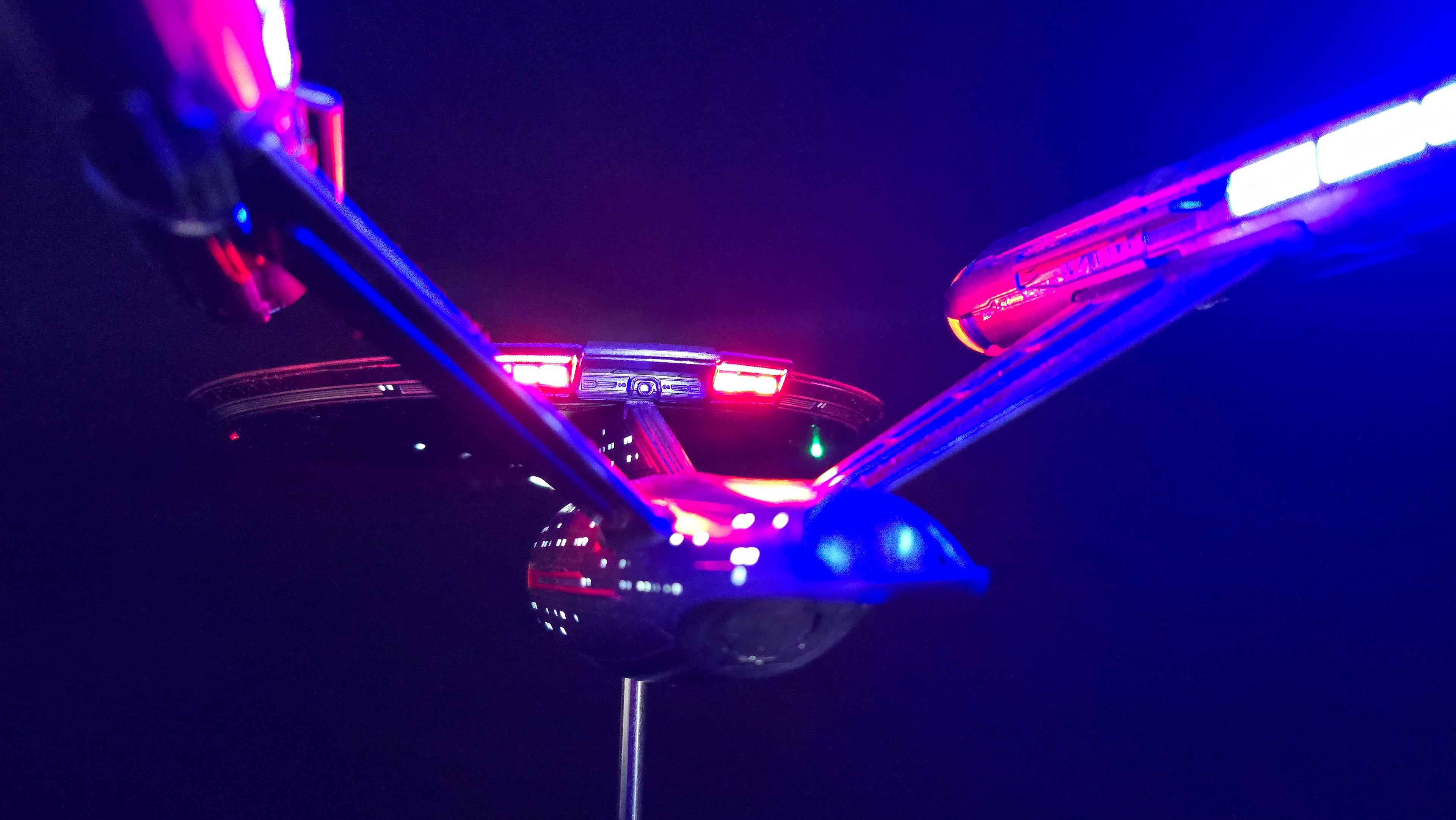 1:1000 Strange New Worlds Enterprise NCC-1701 gebaut und beleuchtet