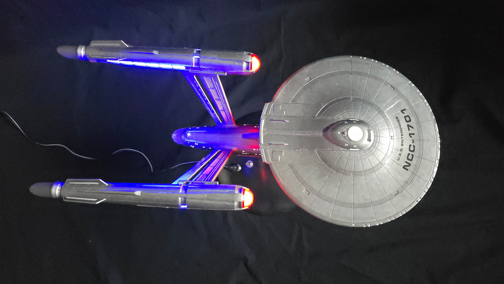 1:1000 Strange New Worlds Enterprise NCC-1701 gebaut und beleuchtet