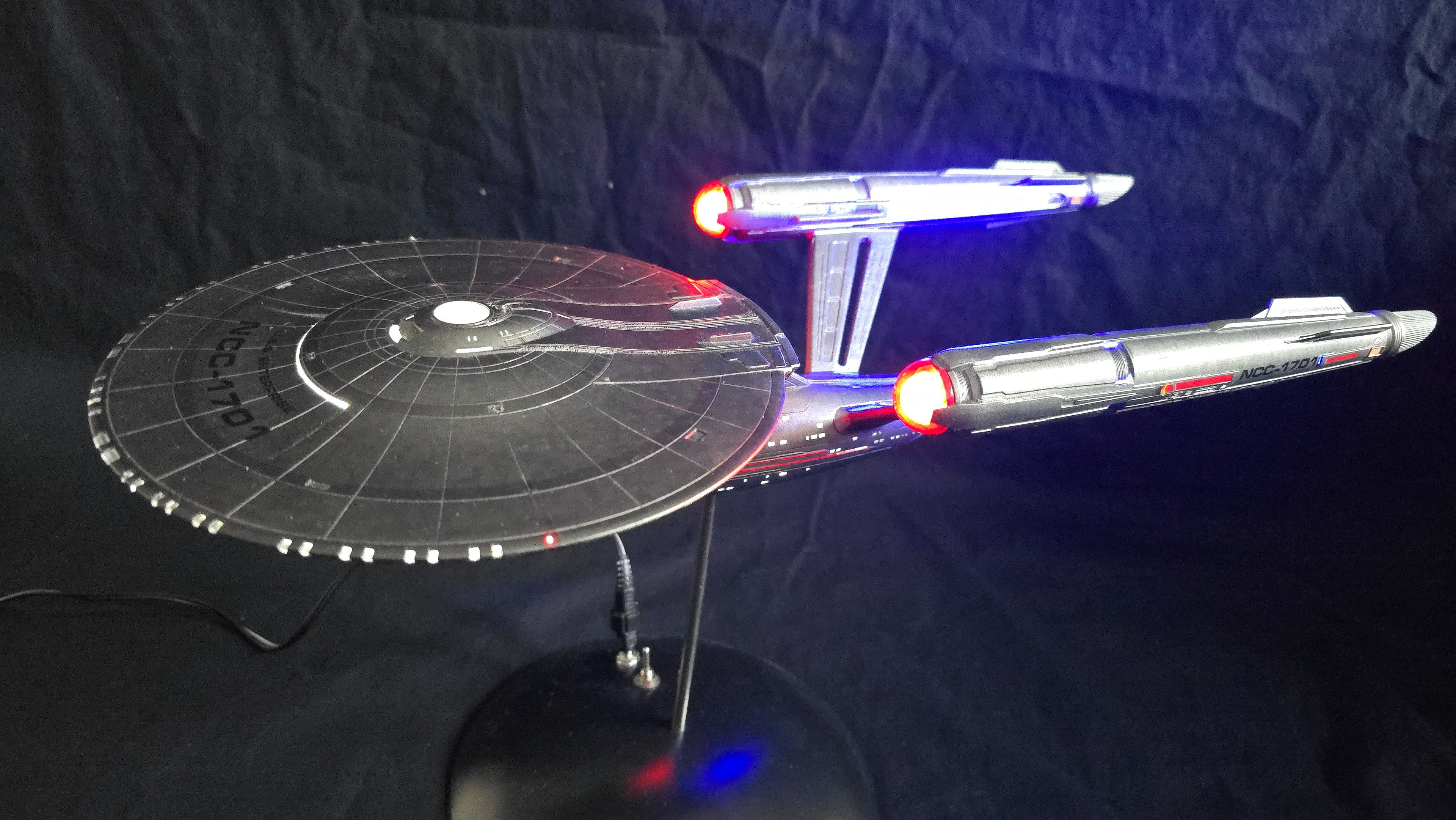 1:1000 Strange New Worlds Enterprise NCC-1701 gebaut und beleuchtet