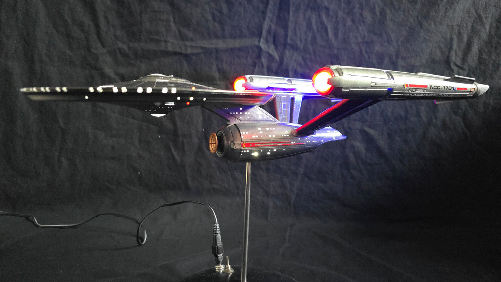 1:1000 Strange New Worlds Enterprise NCC-1701 gebaut und beleuchtet