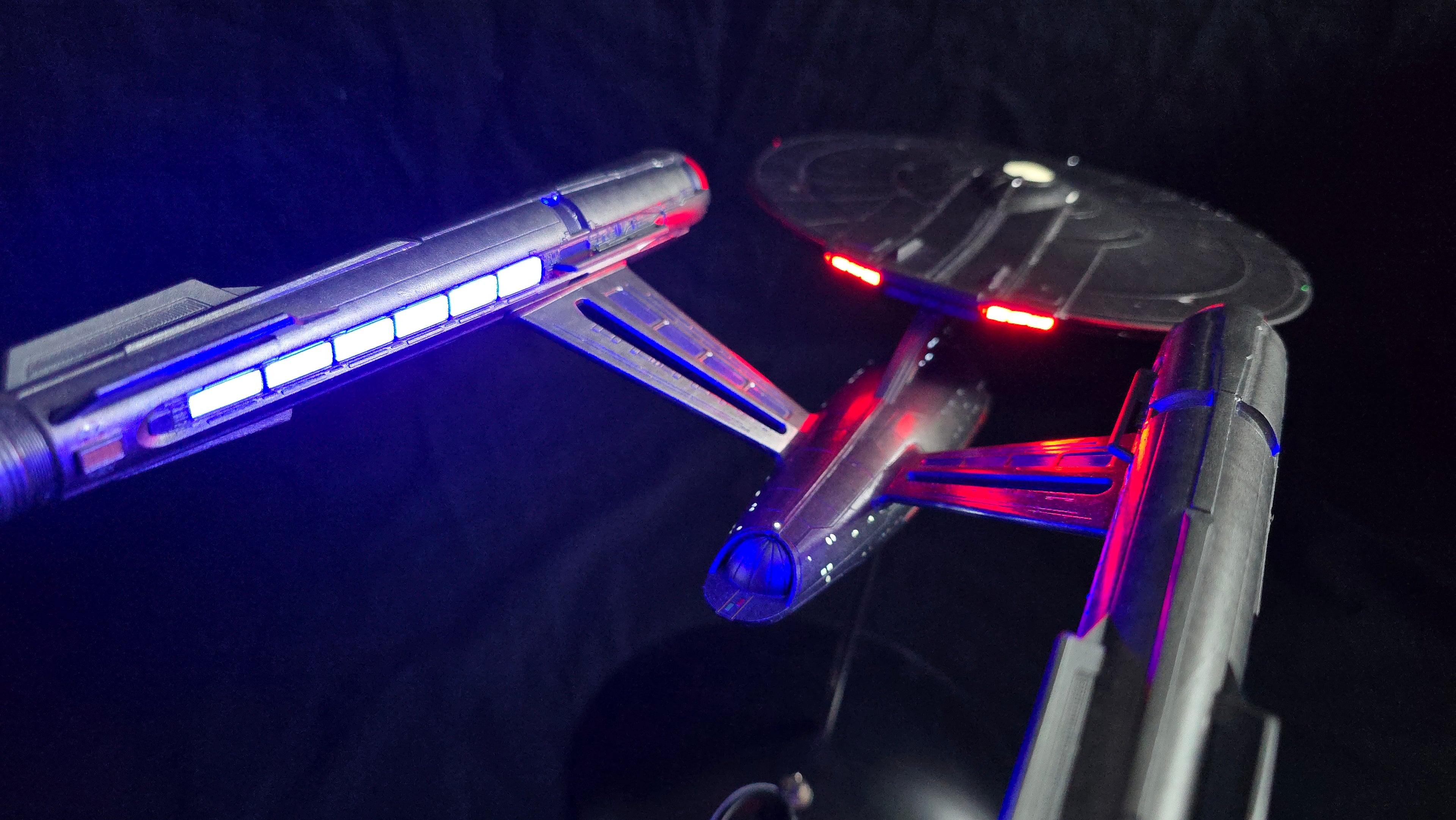 1:1000 Strange New Worlds Enterprise NCC-1701 gebaut und beleuchtet