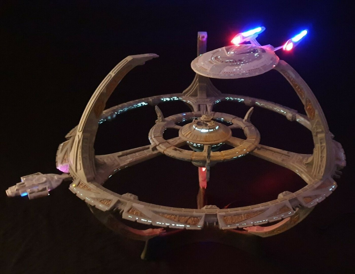 1/3500 Deep Space Nine DS9 Modell gebaut und beleuchtet in verschiedenen Ausführungen