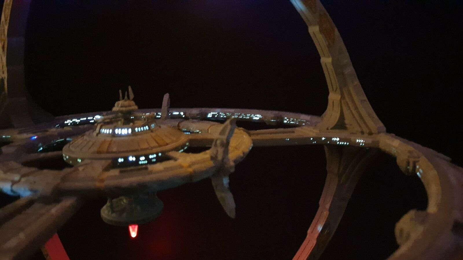 1/3500 Deep Space Nine DS9 Modell gebaut und beleuchtet in verschiedenen Ausführungen